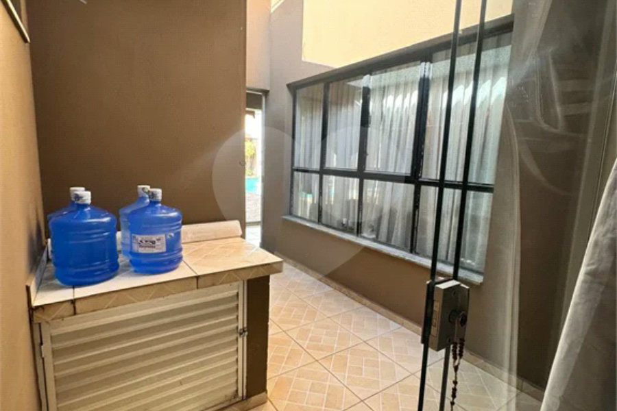 Belíssimo sobrado estilo edícula com 5 dormitórios, à venda na Nova Piracicaba em Piracicaba/ SP.