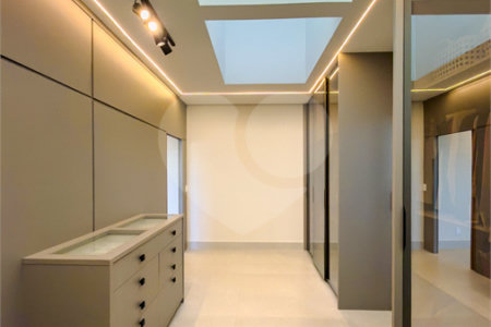 Indaiatuba - Quintas da Terracota - 1252 m² de terreno - casa térrea com 514 m² de área construída -3 vagas de garagem cobertas e 3 descobertas Lavabo - Sala de estar e jantar amplas e integradas - Escritório privativo - Cozinha toda equipada com geladeira, forno, micro-ondas, lava-louças,