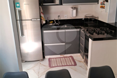 Casa de Vila à venda com 3 quartos, sendo 1 suíte, em Vila Pasti, Louveira, SP