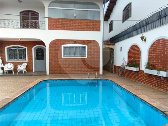 Sobrado à venda com 3 quartos, sendo 1 suíte,  em Tremembé, São Paulo, SP