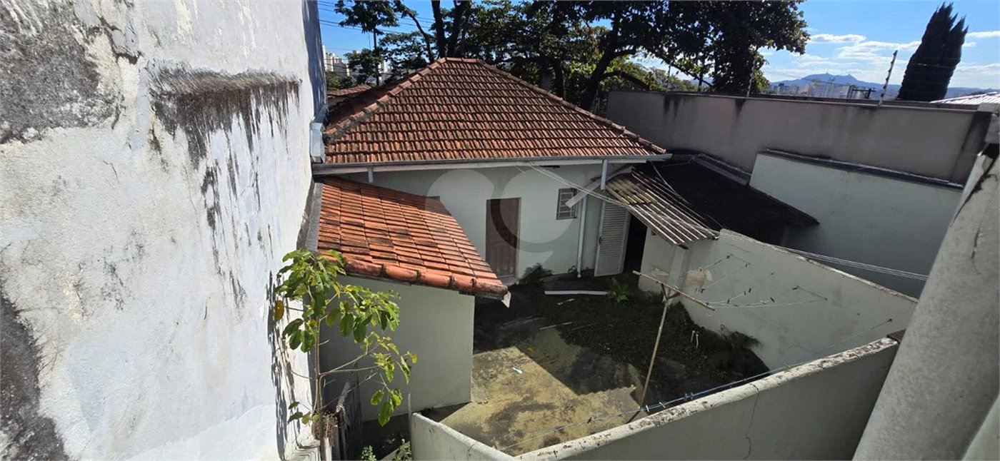 Casa antiga a venda