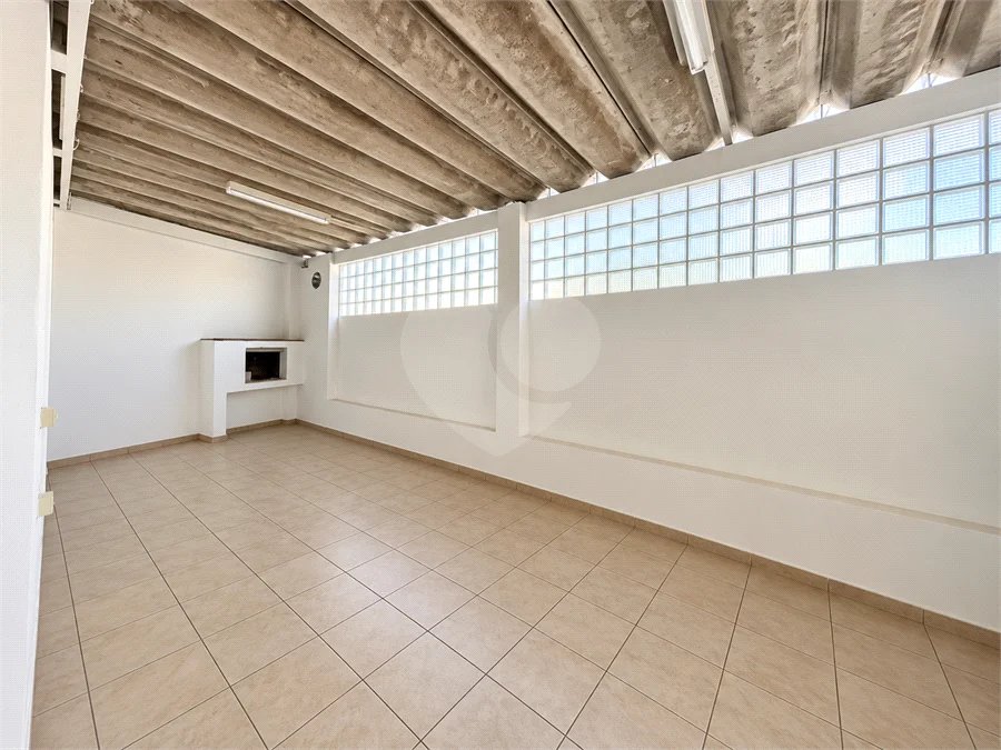 Galpão comercial/industrial com 627 m² no Bairro Planalto, em São Bernardo do Campo, próximo à Via Anchieta, com piso fabril, escritórios e mezanino.