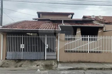 CASA A VENDA, PARQUE BANDEIRANTES, 3 DORMITORIOS 1 SENDO SUÍTE, 2 VAGAS DE GARAGEM, SJC/SP