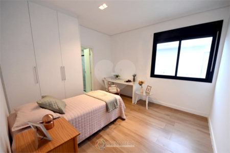Indaiatuba - SP - Condomínio Helvetia Park - 490 m² Terreno - Sobrado com 307 m² de Área Construída - Escritório com móveis planejados - Sala de estar e jantar ampla e integradas - Cozinha planejada completa, com eletrodomésticos (cooktop, forno, coifa, geladeira, microondas) - Lavanderia