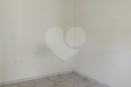 PREDIO COM 2 CASAS NO SACOMÃ
