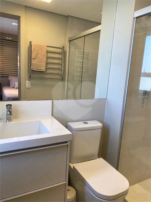 Apartamento de 224m² com 4 dormitórios, 3 suítes, 4 vagas de garagem e deposito