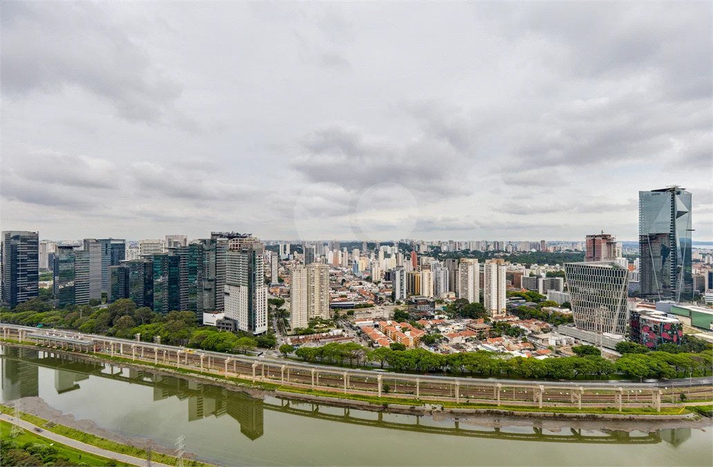 Parque Global/ 3 suítes, 3 vagas