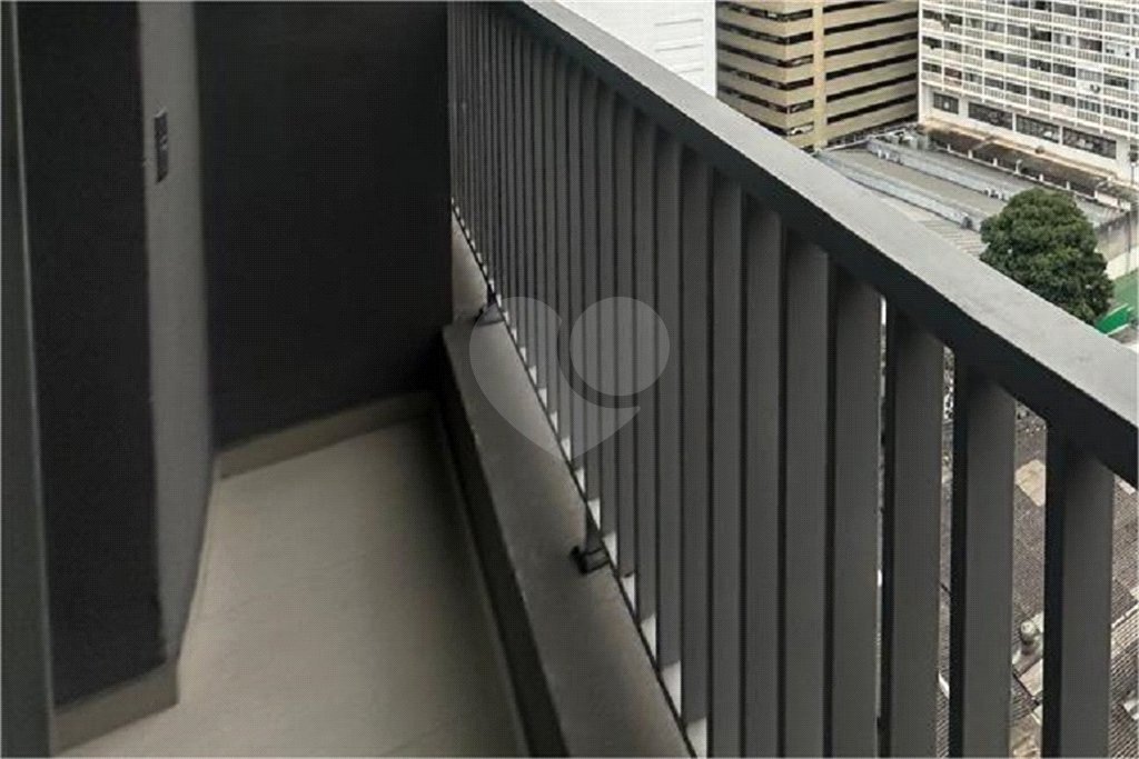 Studio de 28m2 mobiliado com sacada à venda na Bela Vista