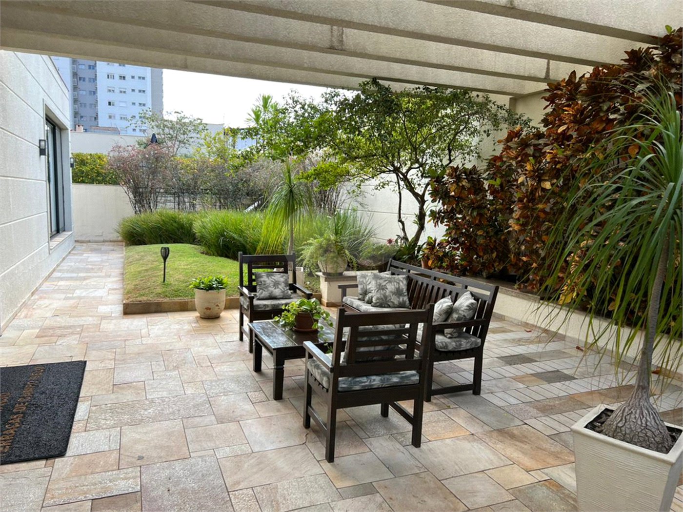 Apartamento à venda com 2 suítes em Campo Belo, São Paulo, SP