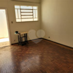 Casa Térrea com 3 dormitórios.