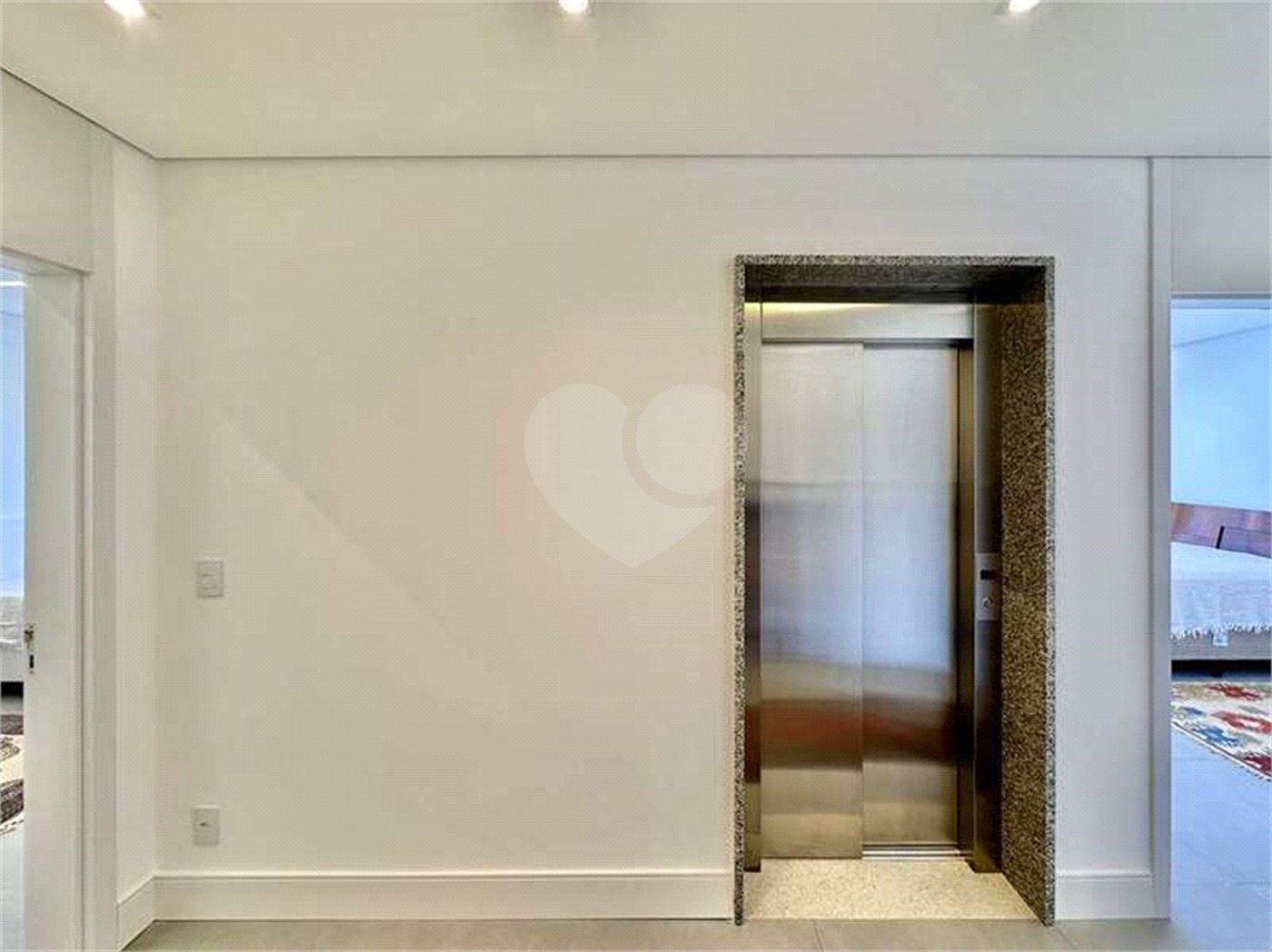 Casa Contemporânea e Mobiliada no Condomínio Palos Verdes – A Essência do Alto Padrão na Granja Viana – 7 suítes, 4 pavimentos com elevador