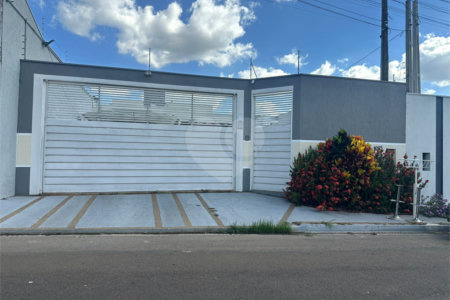 Casa térrea 2 quartos 1 suíte e piscina. Jardim Embaré