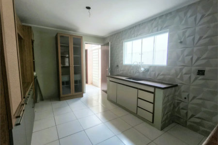 Sobrado à venda com 3 quartos, sendo 1 suíte,  em Jardim Esmeralda, São Paulo, SP