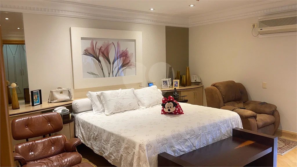 Apartamento com terraço 385m² 03 dormitórios sendo 2 suítes 5 vagas..Estuda Permuta.