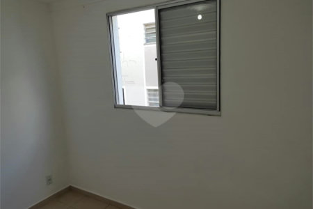 Apartamento no Condomínio Mont Royal.