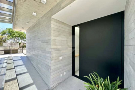 Casa Contemporânea e Mobiliada no Condomínio Palos Verdes – A Essência do Alto Padrão na Granja Viana – 7 suítes, 4 pavimentos com elevador