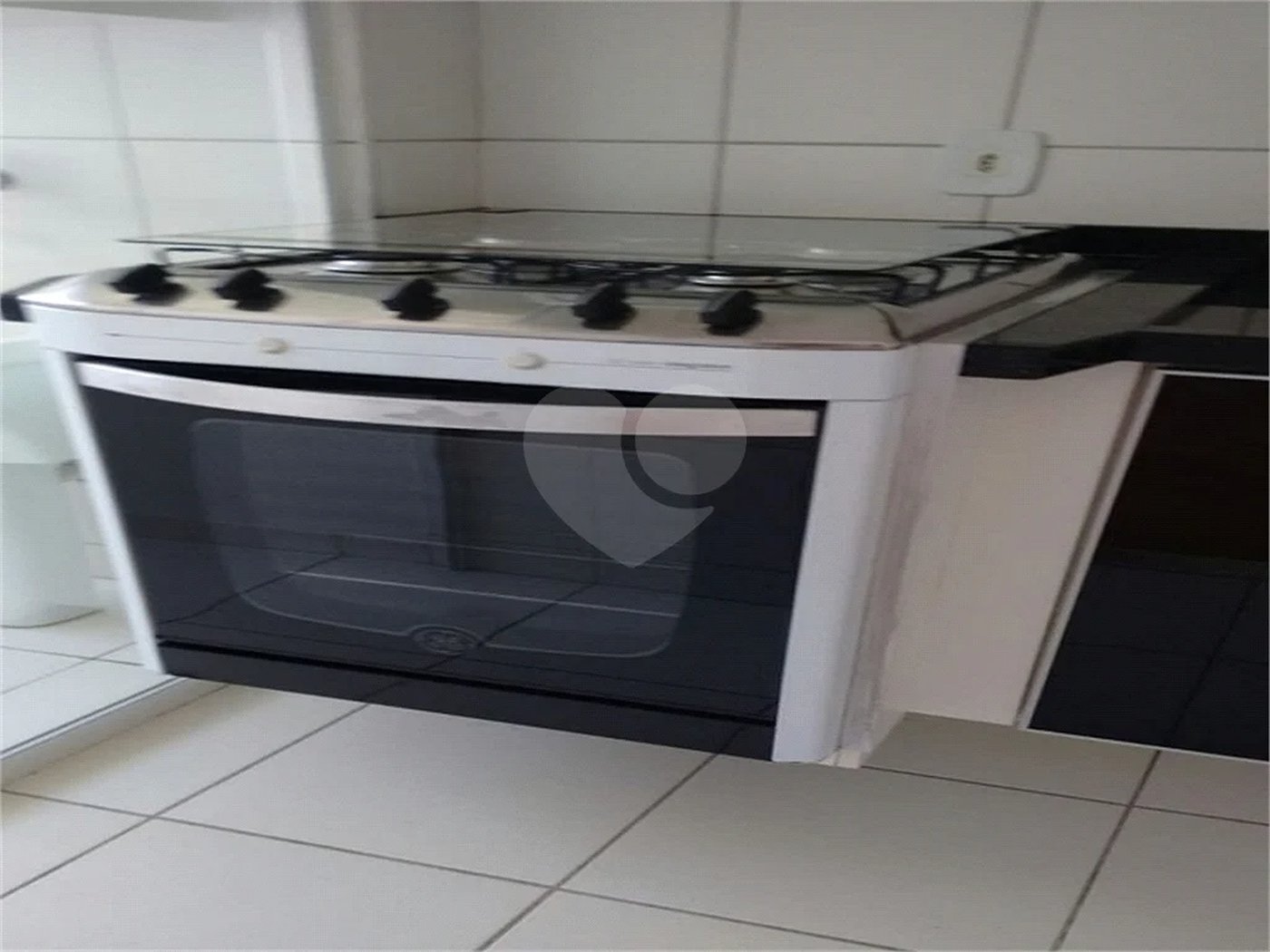 Apartamento à venda, com 1 quarto, armários, varanda, 1 vaga no Jaraguá em São Paulo