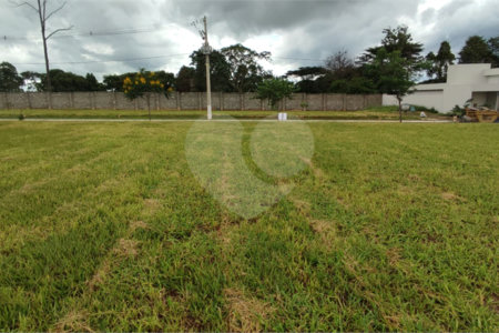 Terreno à Venda em São Carlos, no bairro Residencial Samambaia