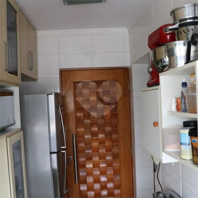 Apto na Mooca de 76m², com 2 dorms, 1 vaga, 1 suíte. Estuda permuta.