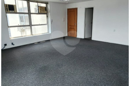 Sala comercial com 43 m² de área útil para locação no Paraíso