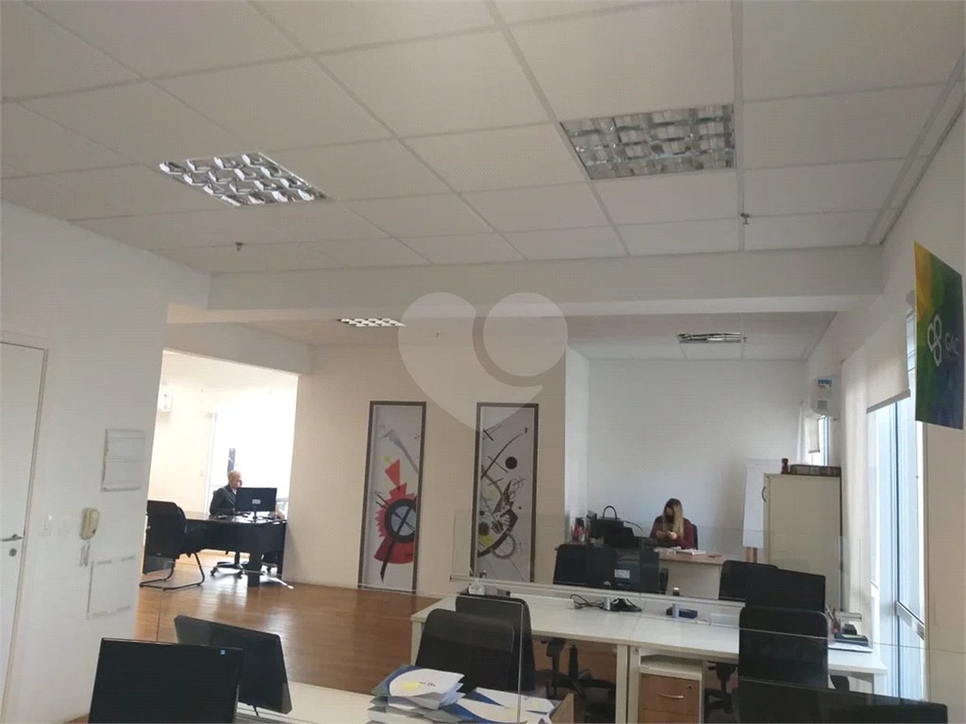 Conjunto comercial duplex à venda na Aclimação. Andar inteiro, puro charme!
