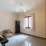 Casa com 3 dormitórios sendo 3 suítes com 03 vagas de garagem.