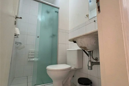 Casa à venda com 3 quartos, sendo 1 suíte, no condomínio New Village, Cotia - SP