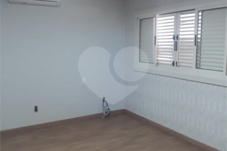Excelente casa para venda no Parque Fher