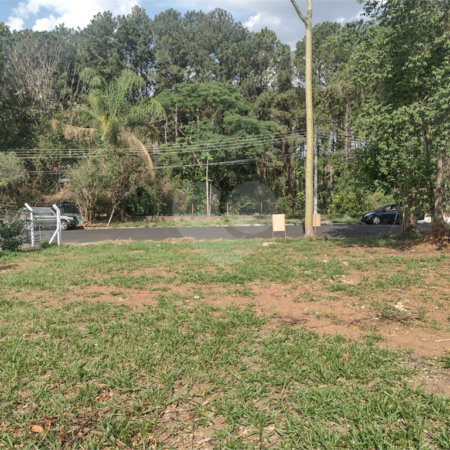 Terreno á venda no Jardim Sambambaia