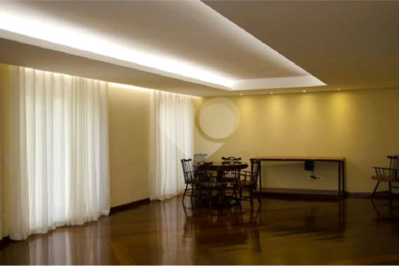 Apto na Vila Mariana c/270m2 - 4 Quartos/3 Suítes/5 Vagas de garagem - metrô Santa Cruz