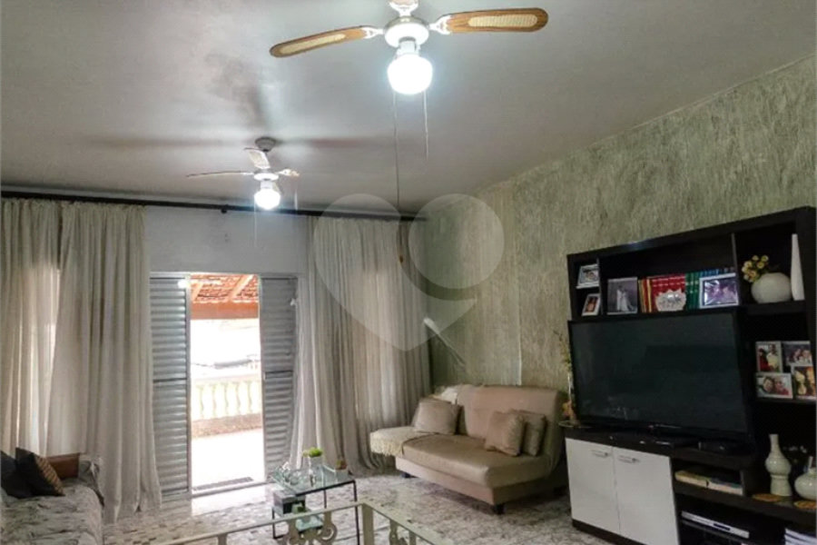 Sobrado à venda com 4 quartos, sendo 2 suítes,  em Jardim Líbano, São Paulo, SP