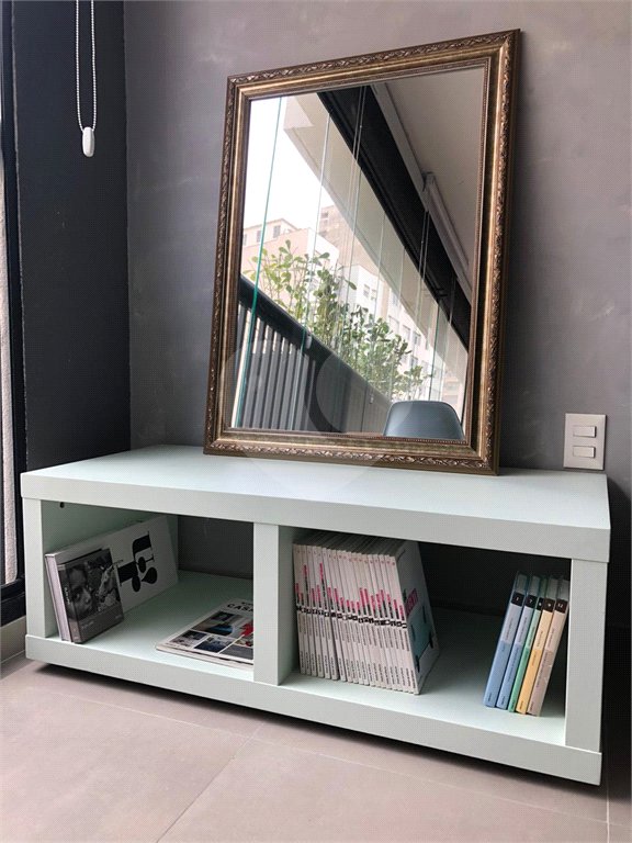 Vendo apartamento todo reformado em prédio novo por arquiteta internacional, porteira fechada e rend