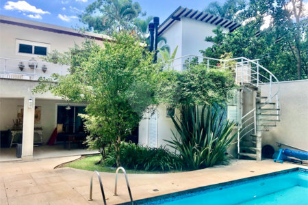 Sobrado à venda com 4 quartos, sendo 2 suítes, em Chácara Monte Alegre, São Paulo, SP