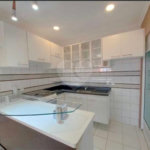 Apartamento no Edifício Torres di Itália.