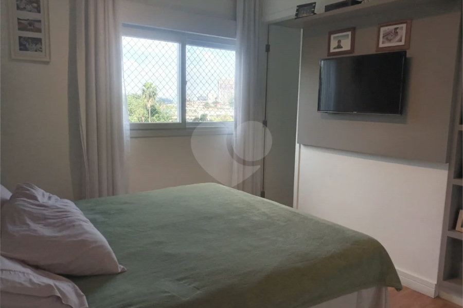 Apartamento 3 dormitórios, região do Campo Belo. Condomínio com laser completo.