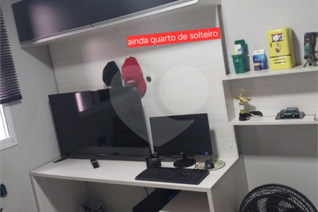 Apartamento de 2 quartos (1 suíte) à venda em Itaquera