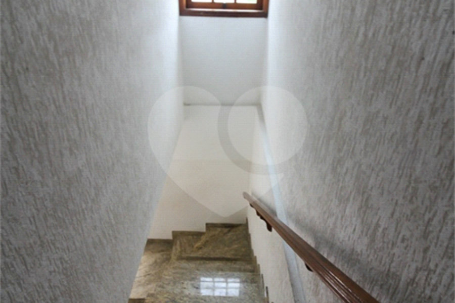 Casa térrea assobradada