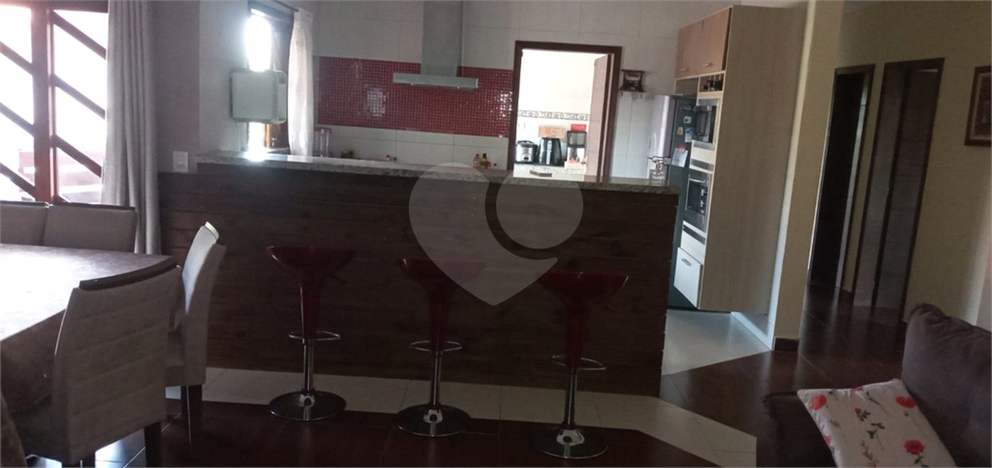 Chácara à venda com 3 quartos, sendo 2 suítes,  em Monterrey, Louveira, SP