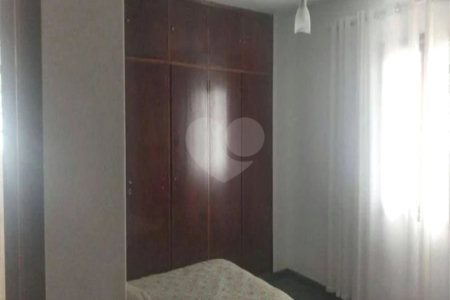 Sobrado à Venda com 150m², 3 Dormitórios, Suíte e Quintal