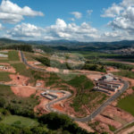 Terrenos a partir 300 metros em condomínio fechado e pronto para construir, aceita financiamento