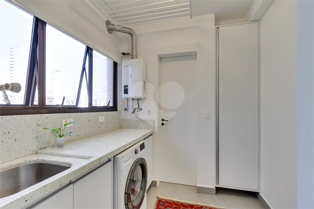 Apartamento à venda com 2 quartos, sendo 1 suíte,  em Campo Belo, São Paulo, SP
