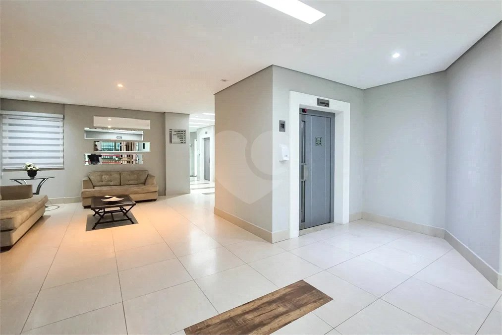 Cobertura sofisticada no Jardim do Mar, em São Bernardo do Campo, com 4 dormitórios, closet, hidromassagem, varanda, 5 vagas de garagem e lazer completo. Ideal para quem busca conforto e exclusividade.