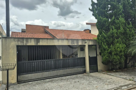 Casa a venda com piscina