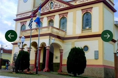 Sobrado à venda com 290m² na região central de Bom Jesus dos Perdões – SP