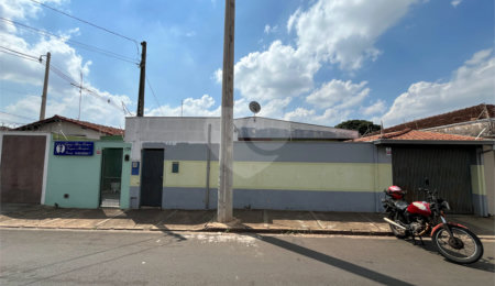 Casa à venda com 2 quartos em Vila São José, São Carlos, SP