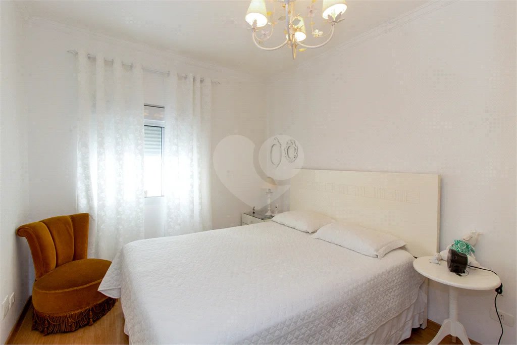 Casa Térrea a VENDA na Vila Bertioga com 3 suítes 3 vagas