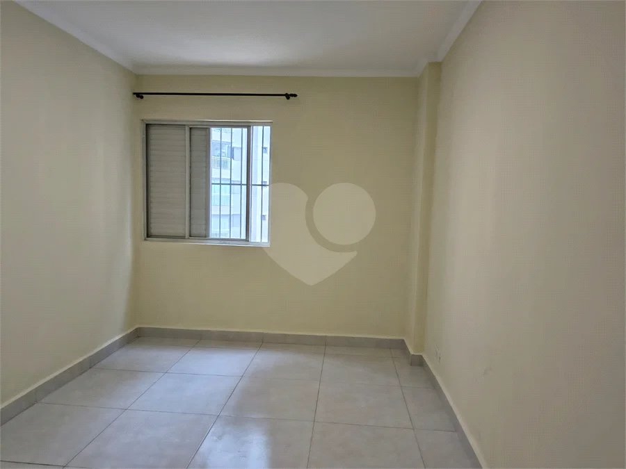 Apartamento com 2 Dormitórios , amplo com 77 metros e com vaga de garagem fixa