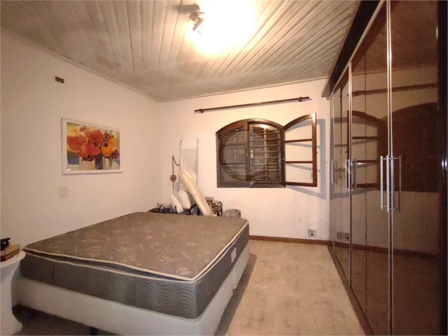 Casa Térrea de Esquina à Venda no Parque Vitória – Excelente Potencial!