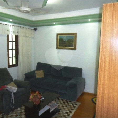 Casa à venda com 3 quartos, sendo 1 suíte, em Azulville I, São Carlos, SP
