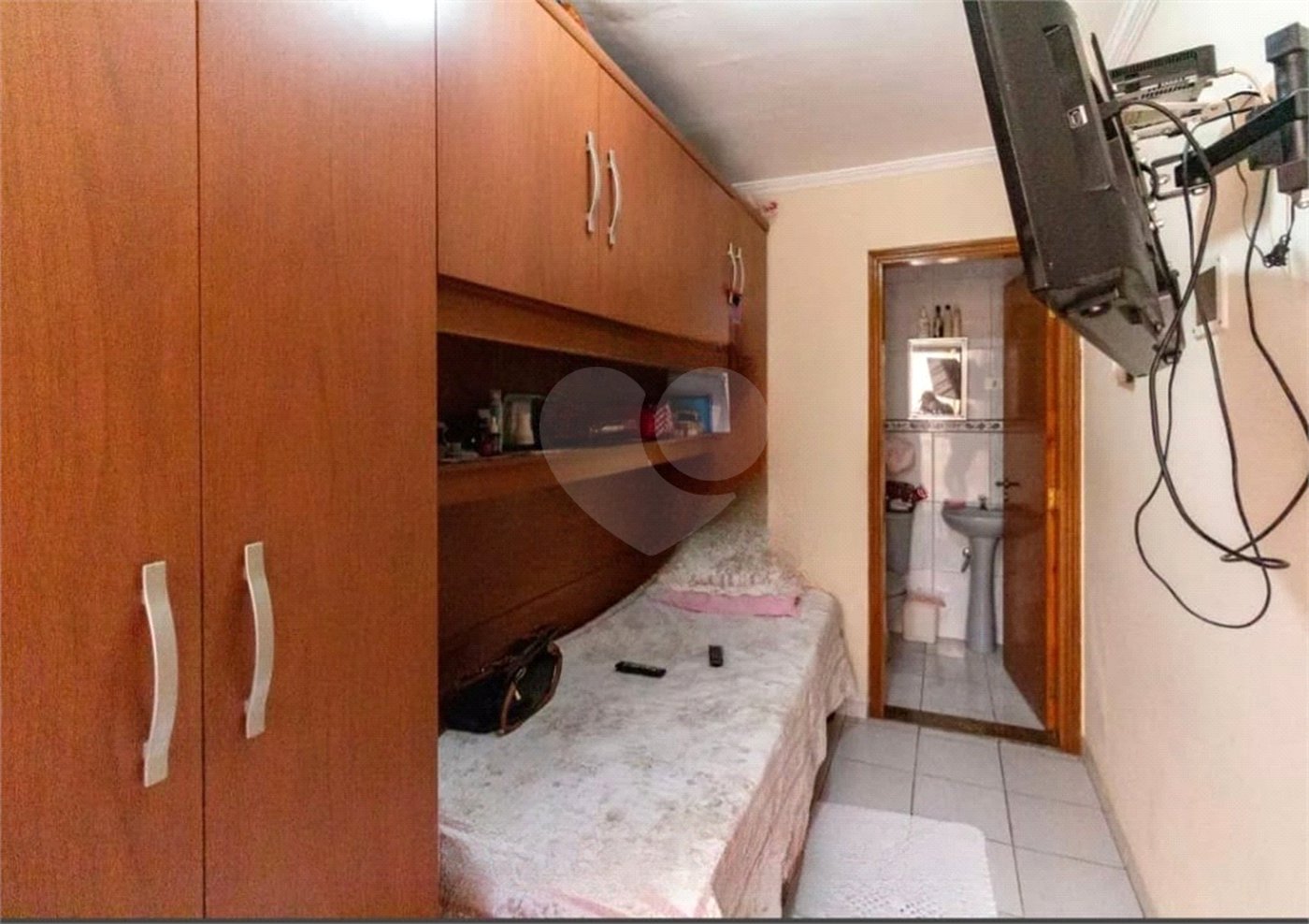 Sobrado à venda no Ipiranga de 140m² com 4 suítes e 3 vagas.